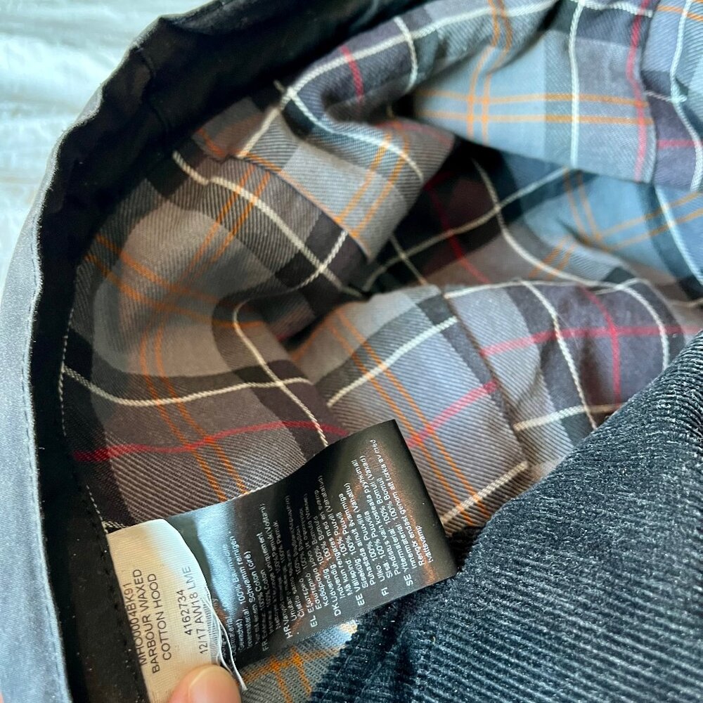 Women's Barbour Coat - Picture 5 of 6